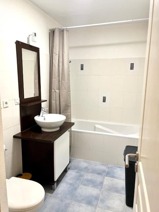 Lrx-0049 - Appartement Avec Exterieur Aytré Zewnętrze zdjęcie